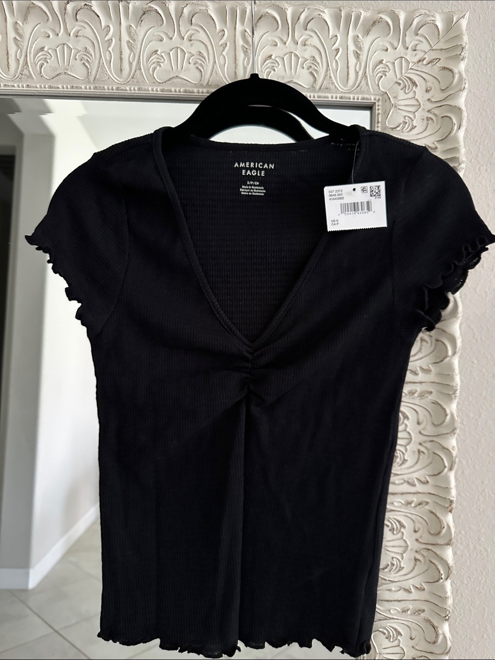 American Eagle Cinched Black Ribbed V-Neck Short Sleeve Top